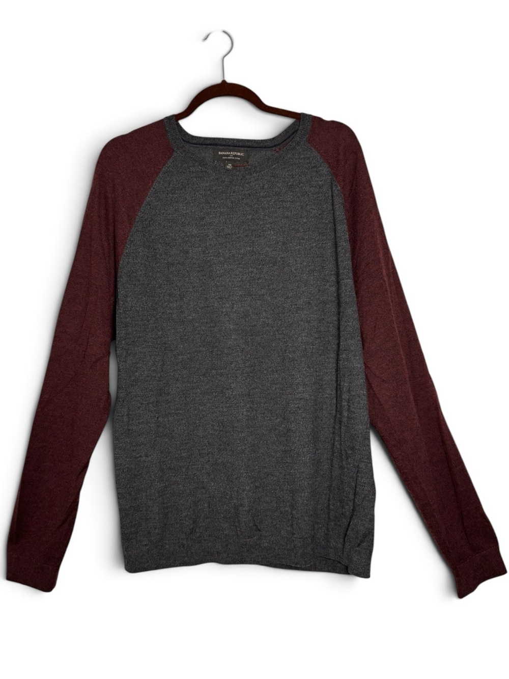 Banana Republic Men’s XL 100% Merino Wool Raglan Sweater Gray Burgundy